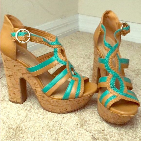 BCBGEneration  platform sandals - Picture 1 of 4